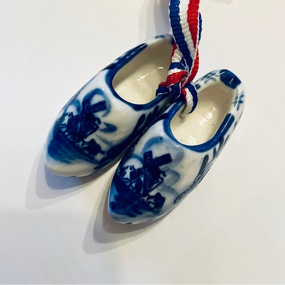 Vintage Delfts Blauw Holland Shoes Clogs Ceramic Porcelain Delft Blue Miniatures - Picture 1 of 4